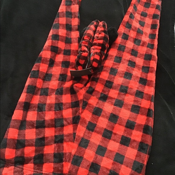 Medium large soft slippers new never worn - Picture 16 of 16